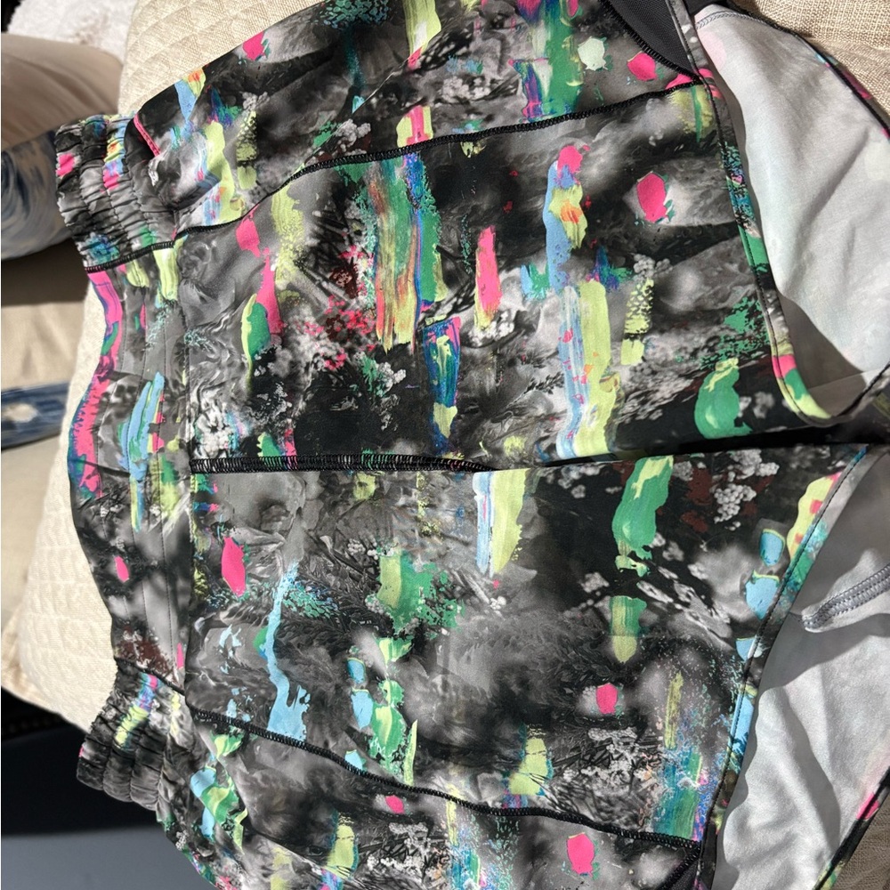 Colorful Lululemon Size 8 Abstract Print Shorts EUC 4”